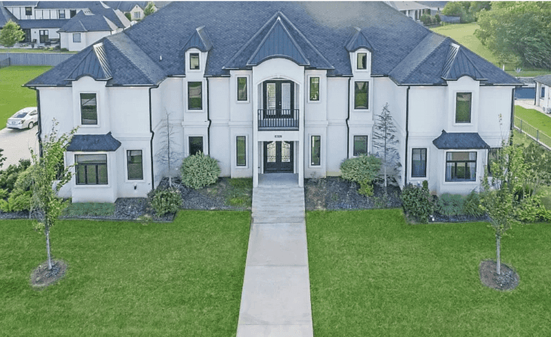13 Oklahoma Homes That Won't Stand The Test Of Time Beyond 2030 - Decor Hint Character-Free McMansions