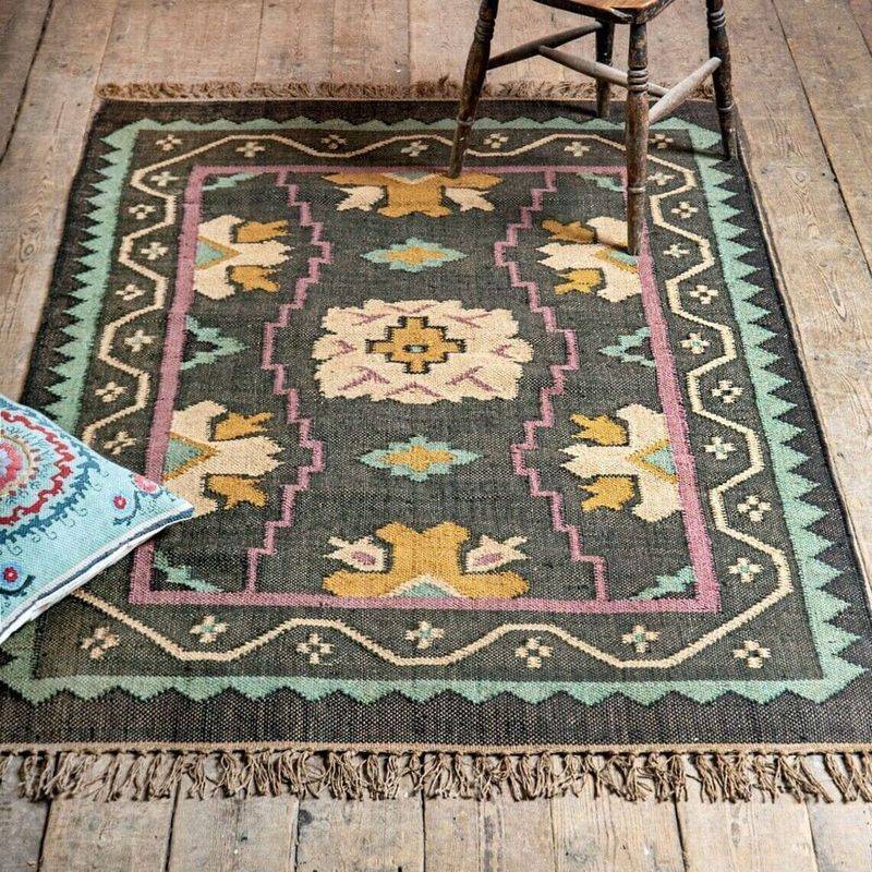 10 Must Toss Items In A Wisconsin Home And 10 Pieces To Treasure - Decor Hint Handwoven Area Rugs (Treasure)