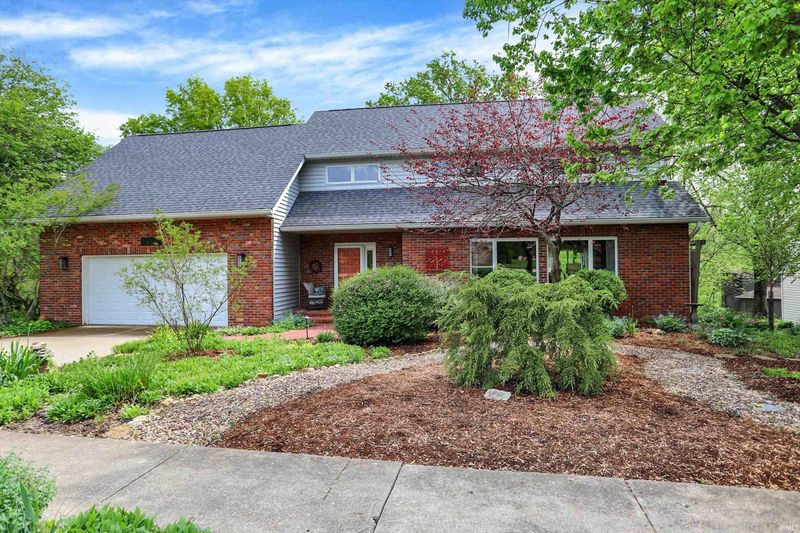Indiana's Top 9 Homes Increasing In Price, Especially Those With Spacious Master Bedrooms - Decor Hint Bloomington's University-Adjacent Upgrades