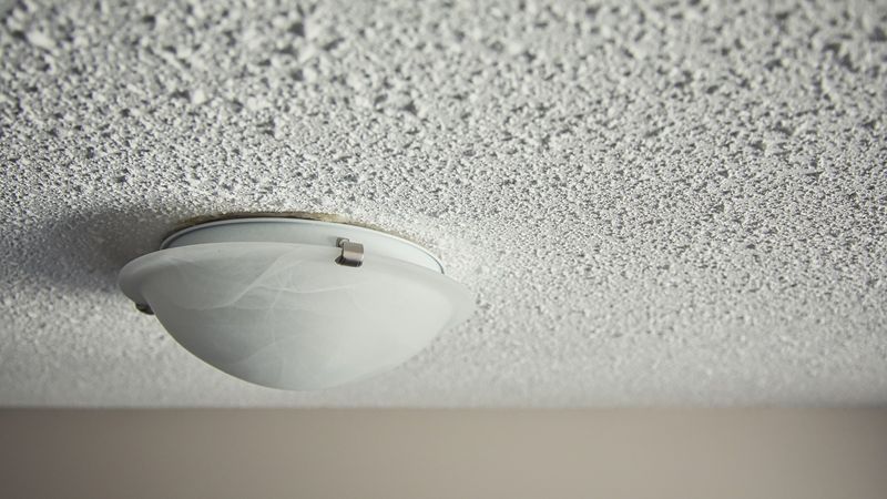 22 Home Offenses That Give Designers Instant Heartburn When They Walk Into Someone's Home - Decor Hint Popcorn Ceilings