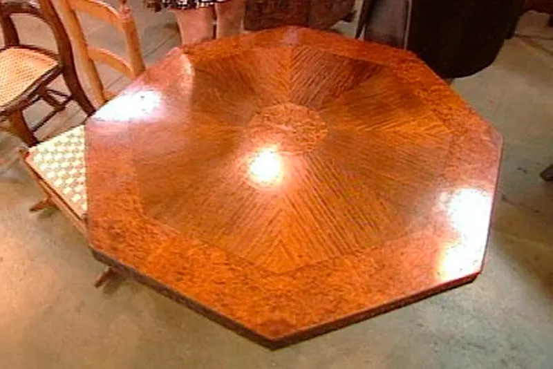 7 Antiques Georgia Experts Say Are Worthless - And 7 They'd Never Touch - Decor Hint Heavily Refinished Antique Tables