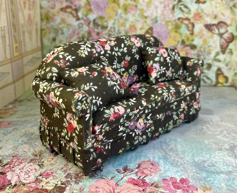 What's Hot (And Not) In New Mexico Antiques: 8 To Keep, 6 To Cash In Now - Decor Hint Floral Skirted Sofas From The '80s And '90s