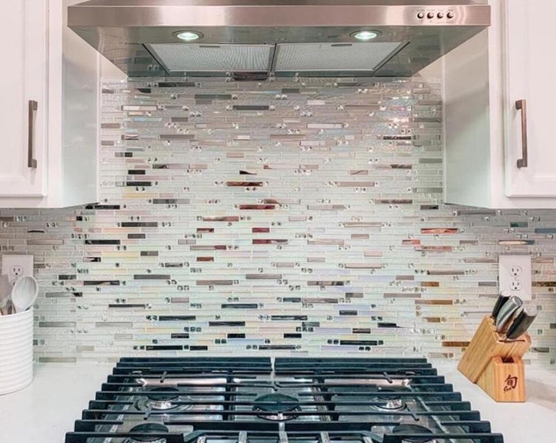 11 Outdated Backsplash Styles + 8 Ugly Choices - Decor Hint Iridescent Glass Tiles
