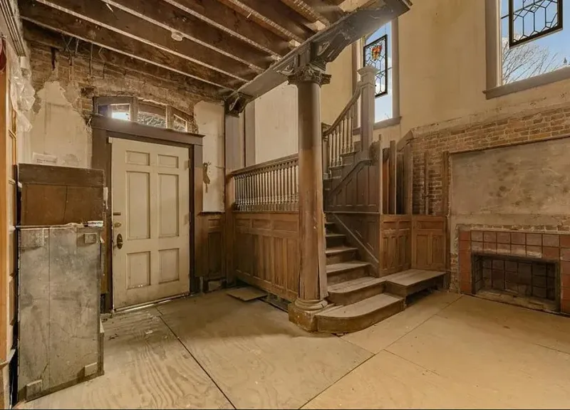 Take A Peek Inside This Stunning 1885 Brick Estate In Saint Joseph - Decor Hint A Grand Entrance In Waiting