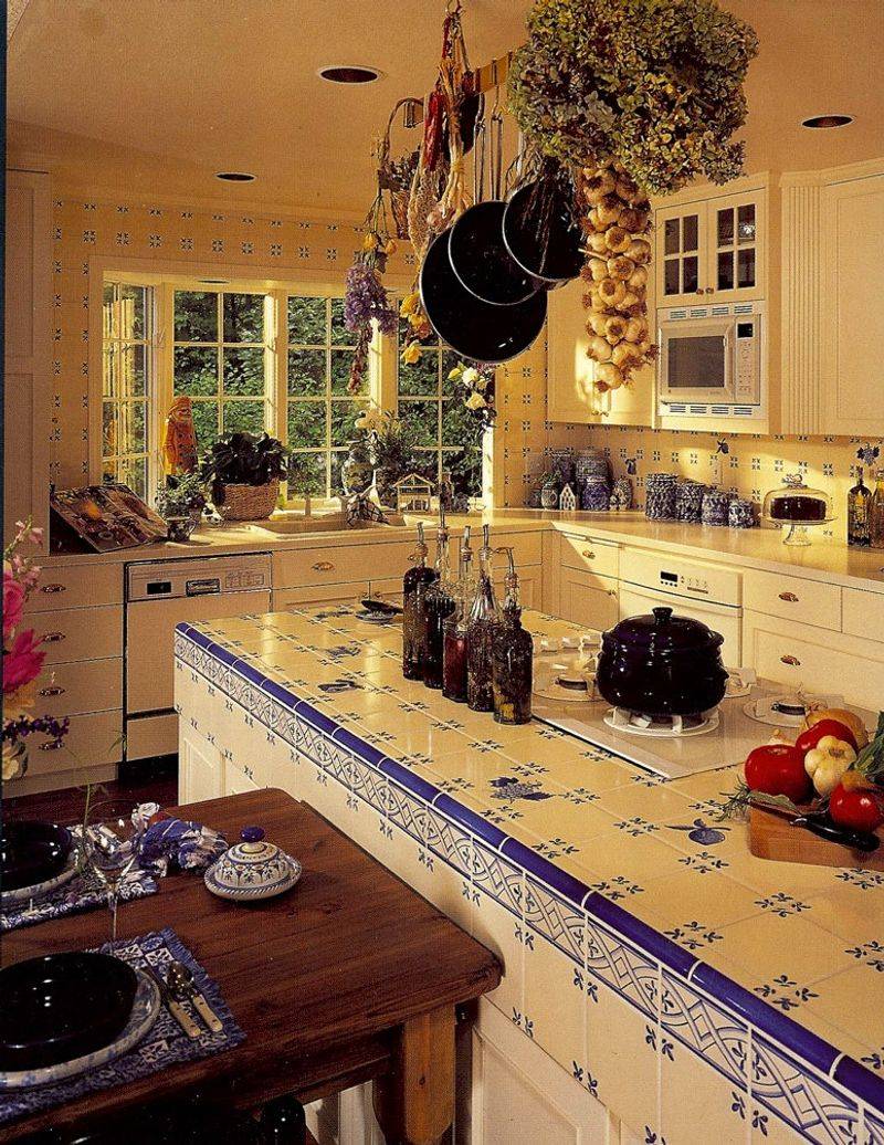 11 Washington Interior And Exterior Trends That Could Be Gone By 2030 - Decor Hint Tuscan-Style Kitchens