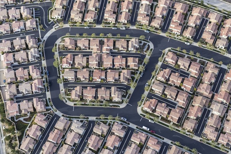 Oregon Real Estate Shake-Up: 8 Home Types On The Decline (And 6 That Are Thriving) - Decor Hint Cookie-Cutter Suburban Developments