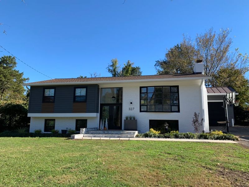 8 Value-Tanking Homes Of 2025, And 3 That Are Just As Hopeless - Decor Hint Disjointed Split-Level Homes With Awkward Transitions