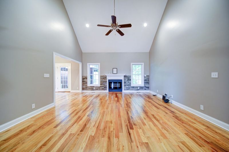 These 6 Looks Are Still Big In Pennsylvania Homes And 4 That Are Fading Fast - Decor Hint Wall-to-Wall Carpeting Rolls Out