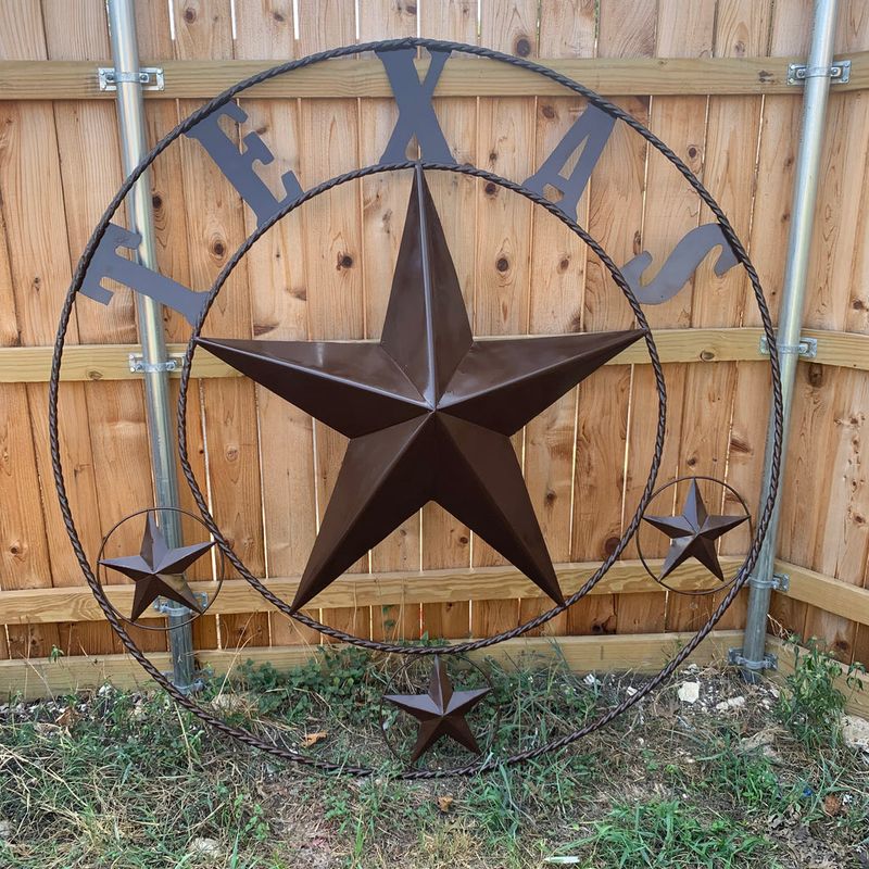 13 Nostalgic Texas Decor Trends You Rarely See Outside The South - Decor Hint Lone Star Wall Art and Motifs