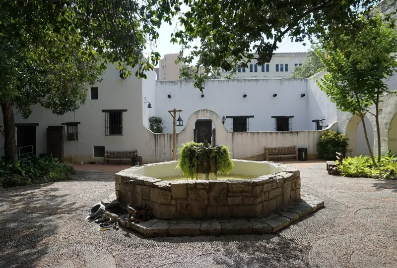 16 Secluded Texas Mansions Stretch Out In The Lone Star State - Decor Hint San Antonio Hacienda