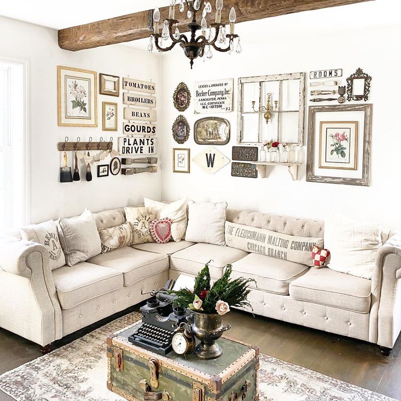 9 Living Room Trends That Stick Around In Pennsylvania Suburbs - Decor Hint Gallery Walls With Local Flair