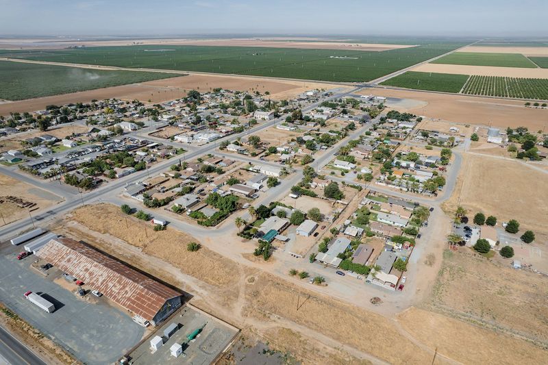 10 Types Of Homes Expected To Plummet In Value In California By The End Of 2025 (And 10 That Will Keep Rising) - Decor Hint Properties In Areas with Water Scarcity