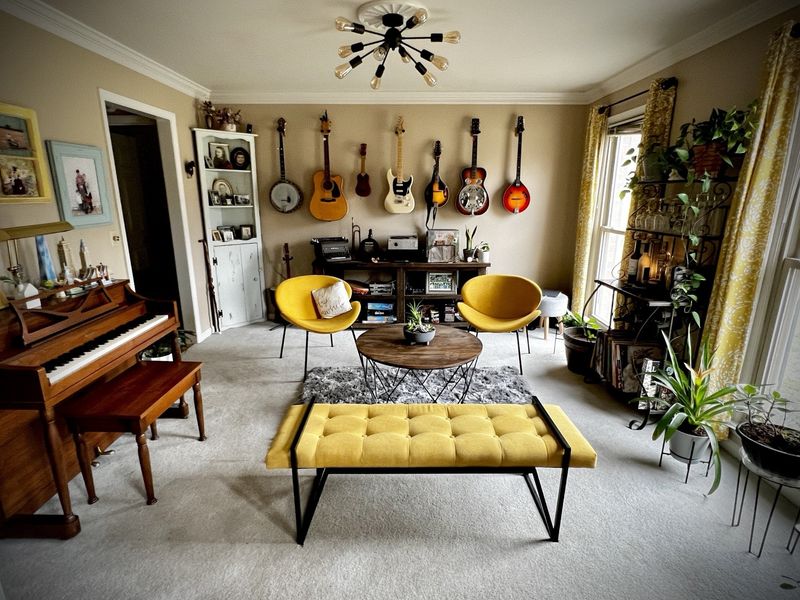 15 Common Things Your Living Room Definitely Does Not Need And 6 That Should Never Be Used - Decor Hint Unused Musical Instruments