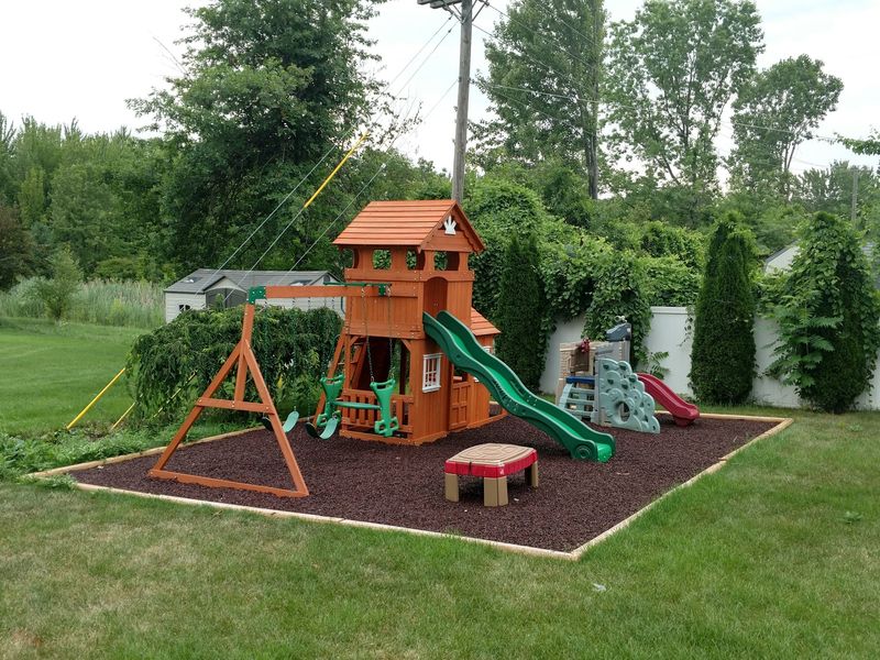 21 Sustainable Front Yard Landscaping Ideas With Rocks And Mulch - Decor Hint Rubber Mulch Play Areas
