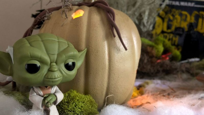 Temporary Trendy Pop-Culture Statues