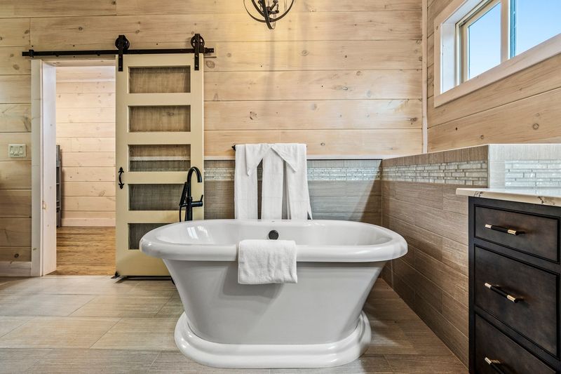 These 8 Bathroom Details Are Quietly Defining Modern Tennessee Homes - Decor Hint Farmhouse-Inspired Soaking Tubs