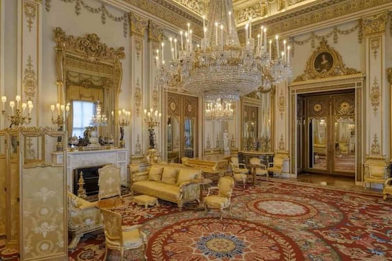 Step Inside 8 Of The World's Most Valuable Homes - Decor Hint Buckingham Palace – London, United Kingdom