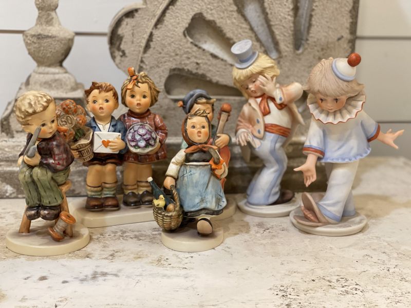 These 5 Antiques Are Hot In California And 5 That Are Losing Appeal - Decor Hint Collectible Figurines