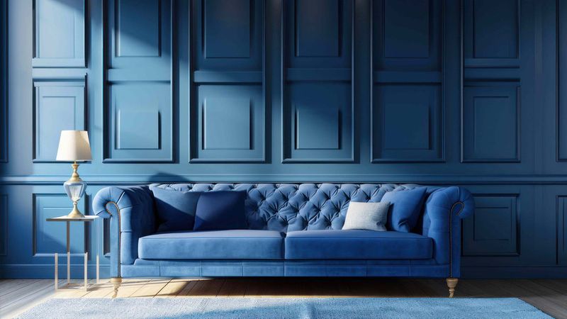 7 Modern Couch Colors Designers Recommend And 6 Outdated Ones To Avoid - Decor Hint Deep Navy