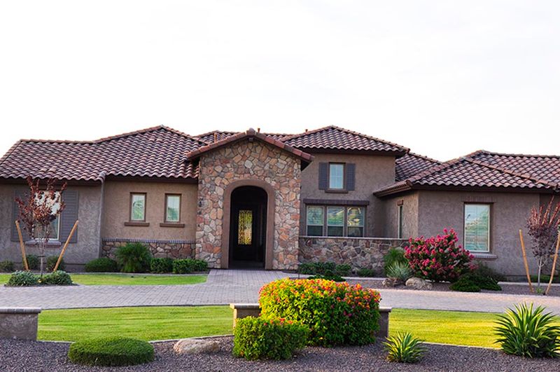 7 Curb Appeal Styles From Arizona's Iconic Streets That Will Leave Everyone Stopping In Their Tracks - Decor Hint Ranch-Style Homes