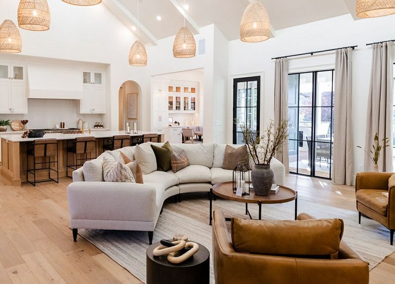Classic Georgia Vibes Meet Timeless Style: 11 Decorating Trends Taking Over Now - Decor Hint Neutral Palettes With Bold Accents