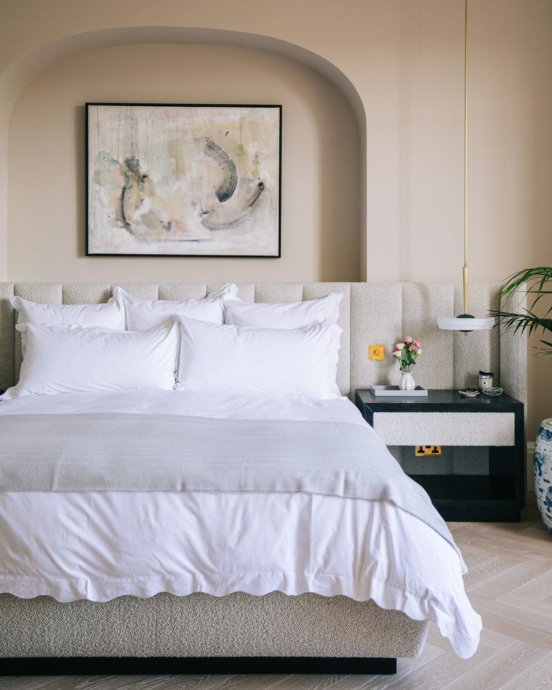 9 Speedy Styling Tips Pros Use To Revamp Rooms Including 3 Game-Changers - Decor Hint Refresh Bedding