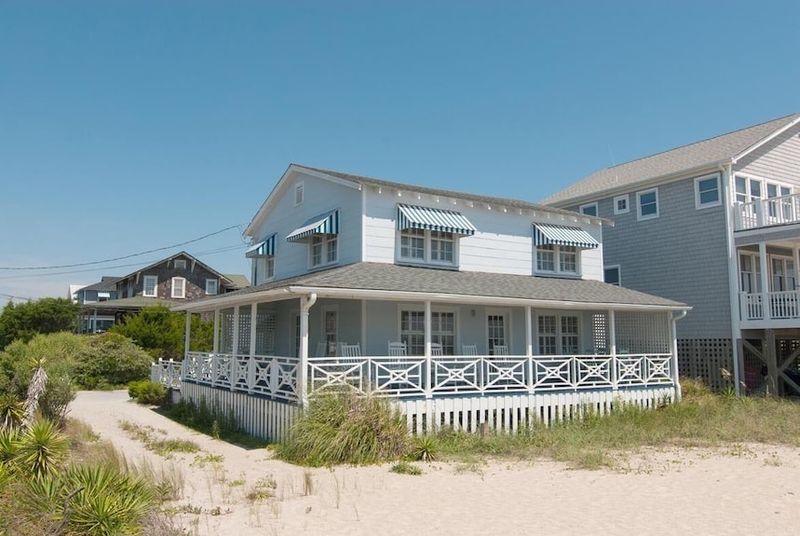 Charming Outdoor Features Seen In New Jersey Homes - Decor Hint Wraparound Porches With Ocean Views