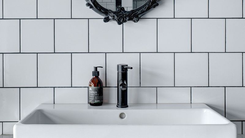 28 Home Trends That People Want To Throw Up Over Because They're So Overdone - Decor Hint Black Faucets