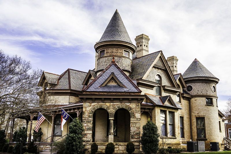 13 Timeless Exterior Designs Inspired By Durham's Historic Neighborhoods - Decor Hint Decorative Gable Pediments
