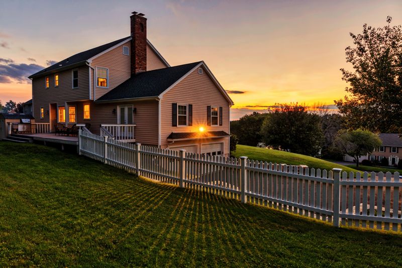 2025 Housing Outlook: These 5 Home Types Will Drop In Price, While 12 Are Headed Higher - Decor Hint Rural Properties With Land