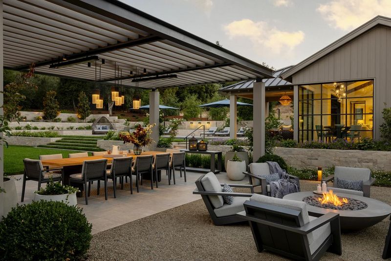 8 Laid-Back Decorating Touches That Define California Living Spaces - Decor Hint Outdoor Living Rooms