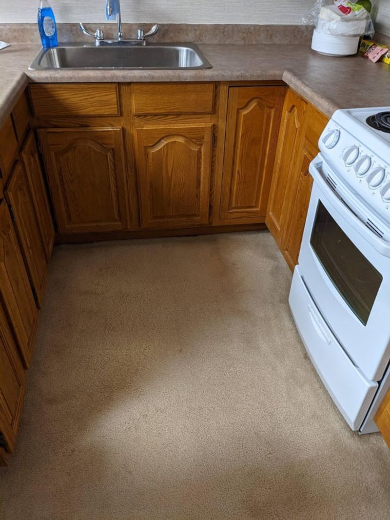 10 Old-School Home Features That Should Never Make A Comeback And 5 That Never Should Have Been A Thing According To Pros - Decor Hint Carpeted Kitchen Floors