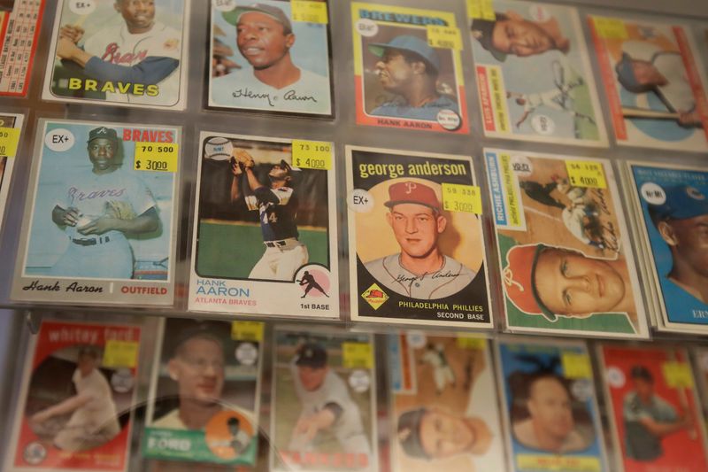 Watch Out For 9 Collectibles Oregon Experts Say Are Fading And 5 Now Worth Zero - Decor Hint Mass-Produced Sports Cards