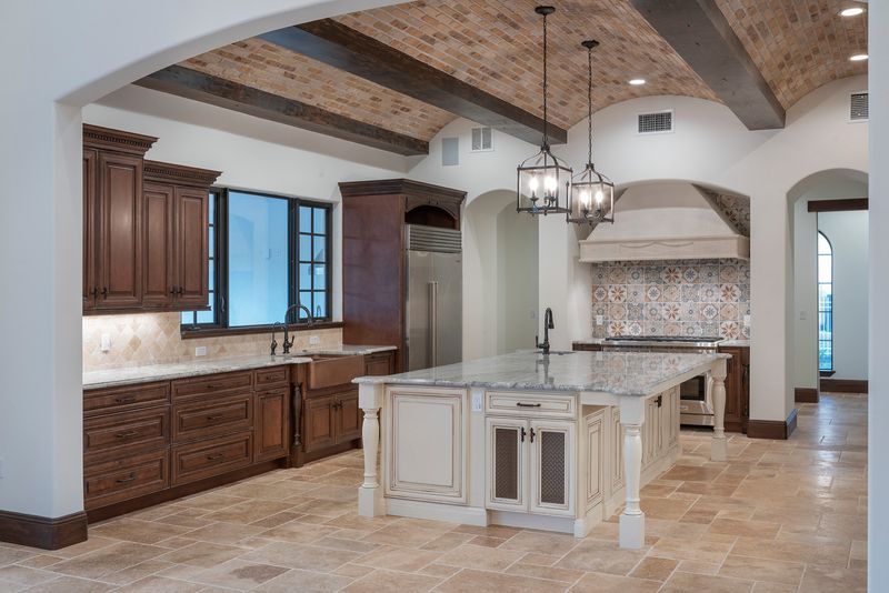 Why Some Georgia Homes Are Already Feeling Outdated, 12 Styles On Their Way Out By 2030 - Decor Hint Tuscan-Inspired Kitchen Themes