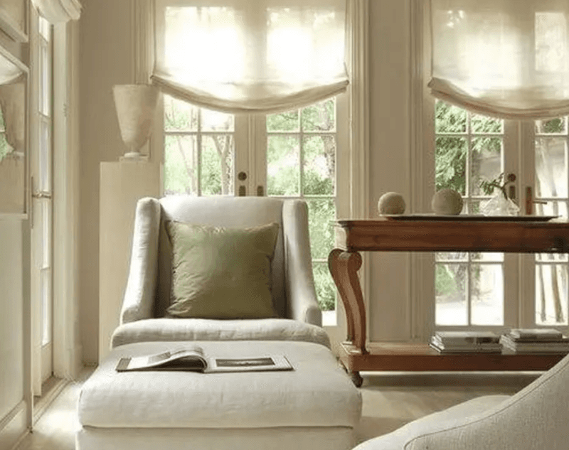 18 Gorgeous Window Treatment Ideas From Joanna Gaines You'll Want To Steal - Decor Hint Relaxed Roman Shades