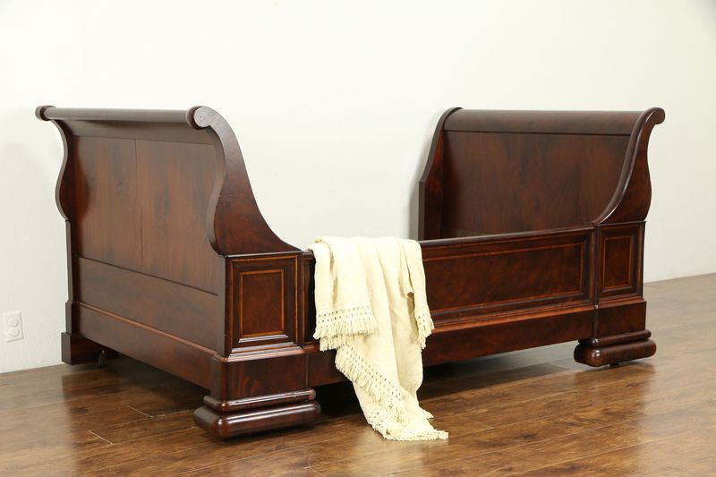 22 Bedroom Items From The Past That Are Surprisingly Valuable To Collectors - Decor Hint Carved Wooden Sleigh Beds