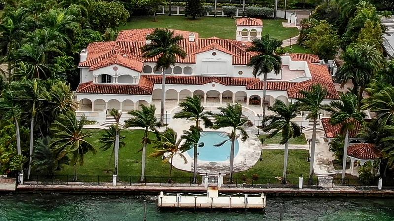From Miami To Beverly Hills 23 Estate Sales That Just Rocked The Market - Decor Hint North Bay Road Billionaire Villa