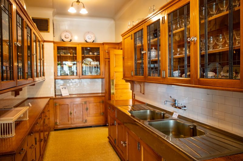 16 Nostalgic Kitchen Ideas Designers Wish Would Make A Comeback Soon (Plus 6 Special Ones) - Decor Hint Glass-Front Cabinets