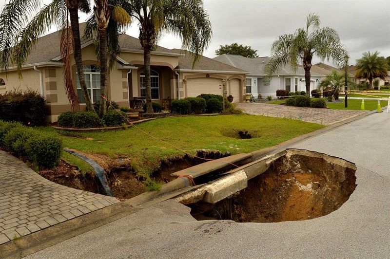 11 Types Of Homes Expected To Plummet In Value By The End Of 2025 In Florida - Decor Hint Homes in Areas with Depleting Aquifers