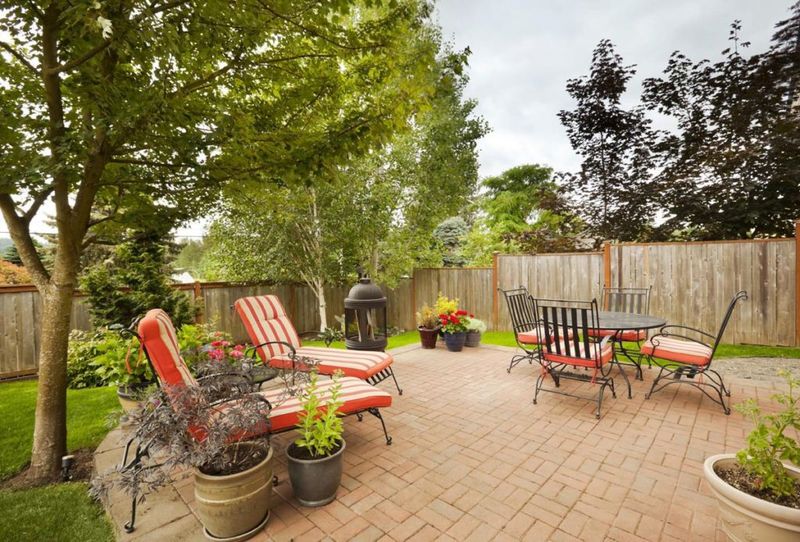 9 Cozy Patios That Define Everyday Life In Asheville - Decor Hint Craft Beer Tasting Nooks