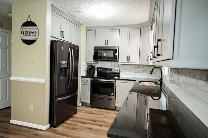 32 Things In Your Kitchen Illinois Designers Believe Diminish Your Home's Elegance - Decor Hint Mismatched Small Appliances