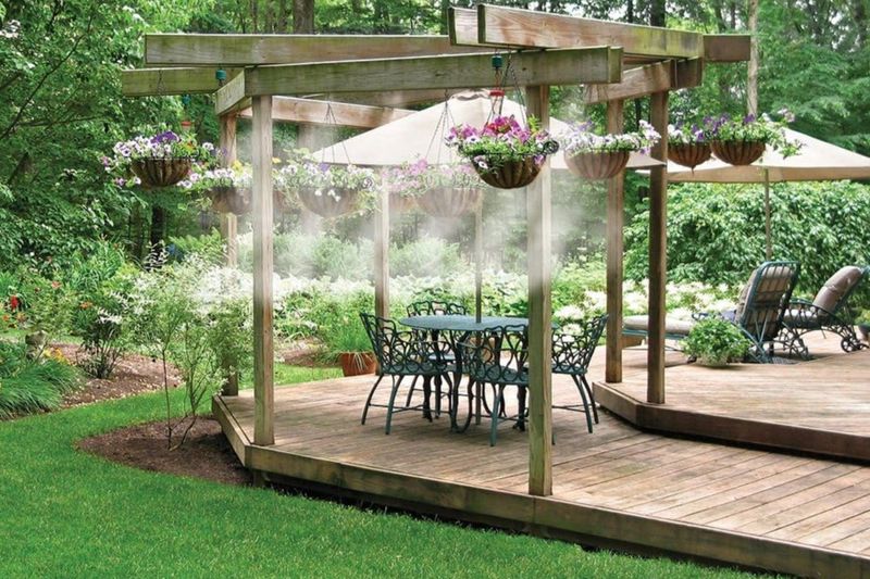 7 Florida Porch And Patio Trends That Scream Relaxation - Decor Hint Cooling Features For Year-Round Comfort