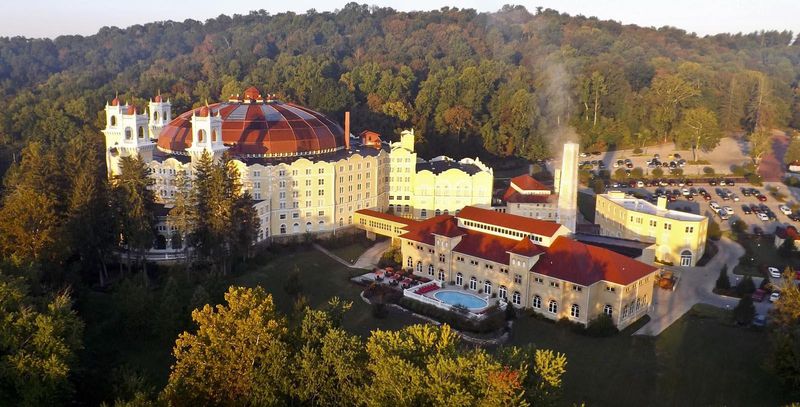 21 Historic Mansions In Indiana That Preserve Their Classic Appeal - Decor Hint West Baden Springs Hotel