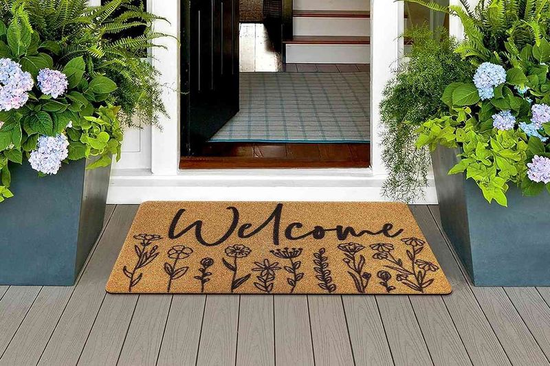 8 Things California Designers Warn You To Avoid On Your Porch (Plus 8 Must-Have Items For Instant Curb Appeal) - Decor Hint Generic Welcome Mats