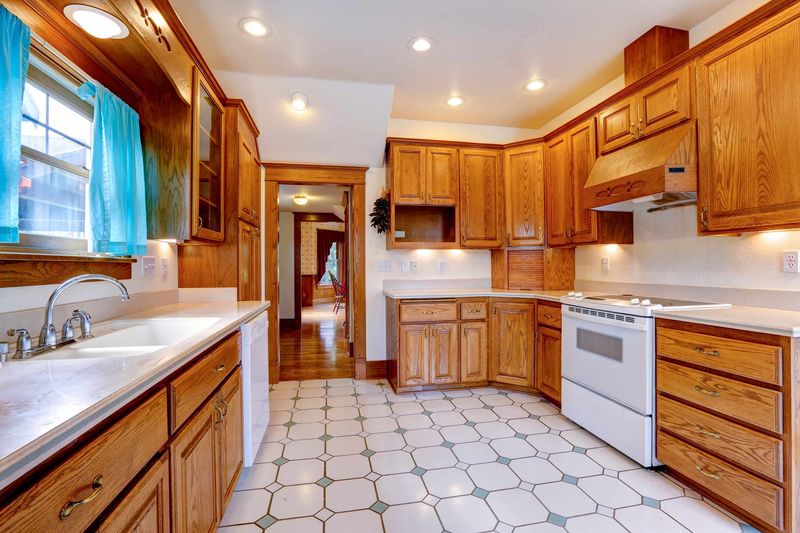 Outdated Kitchen Layouts