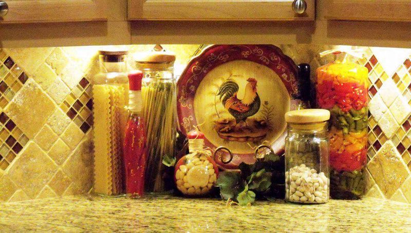 29 Kitchen "Icks" That Immediately Turn Off Homebuyers, According to Interior Designers - Decor Hint Themed Decor Overload