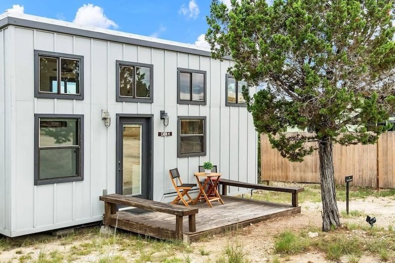Ohio's Real Estate Shake-Up: 7 Home Types Losing Value By 2025 (And 10 Ready To Boom!) - Decor Hint Tiny Homes Without Land: Small Spaces, Smaller Returns