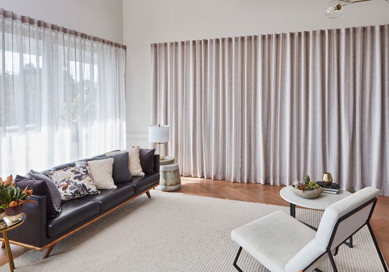 17 Mindful Decorating Ideas For Small Apartments - Decor Hint Strategic Use Of Curtains