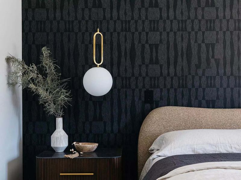 19 Decorating Shortcuts Interior Designers Actually Like And Approve Of - Decor Hint Peel-And-Stick Wallpaper