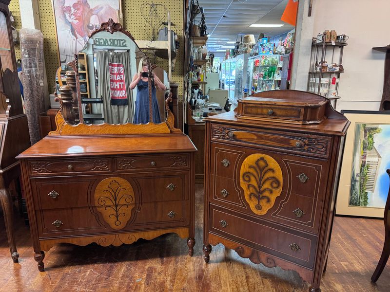 Antique Dressers And Mirrors That Reflect The Past